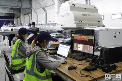 大連櫻桃“鮮”達(dá)香江 信息安全設(shè)備同步啟航——大連首次實現(xiàn)海運對港出口雙突破